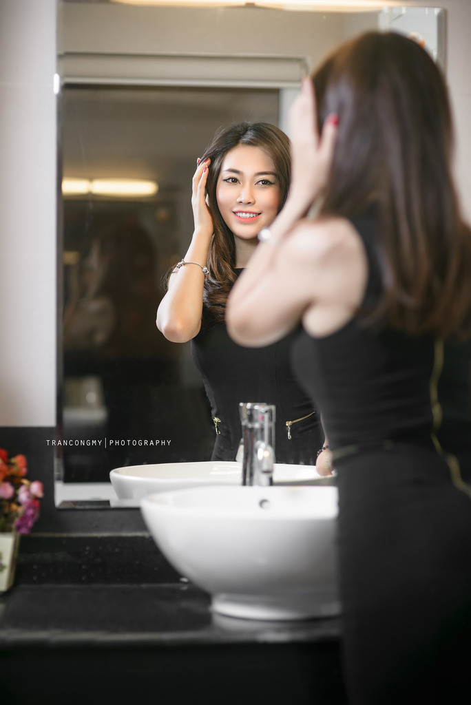 女部长出差被下属侵犯